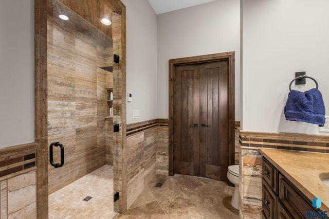 5905 S Grand Prairie Dr Drive, Sioux Falls, SD 57108