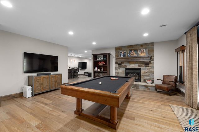 5905 S Grand Prairie Dr Drive, Sioux Falls, SD 57108