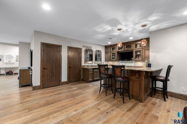 5905 S Grand Prairie Dr Drive, Sioux Falls, SD 57108
