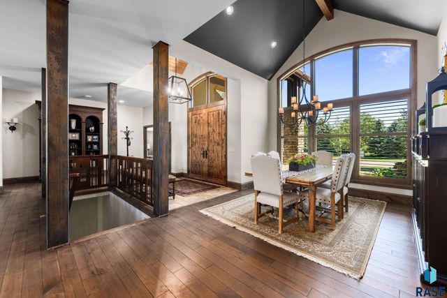 5905 S Grand Prairie Dr Drive, Sioux Falls, SD 57108