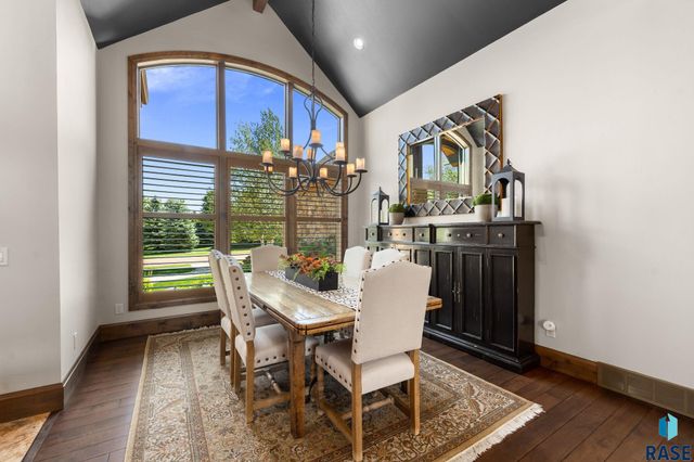 5905 S Grand Prairie Dr Drive, Sioux Falls, SD 57108