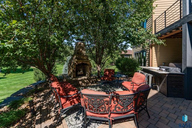 5905 S Grand Prairie Dr Drive, Sioux Falls, SD 57108