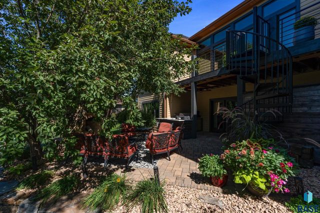 5905 S Grand Prairie Dr Drive, Sioux Falls, SD 57108