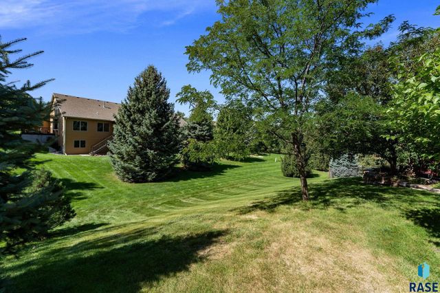 5905 S Grand Prairie Dr Drive, Sioux Falls, SD 57108