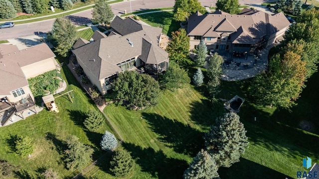 5905 S Grand Prairie Dr Drive, Sioux Falls, SD 57108