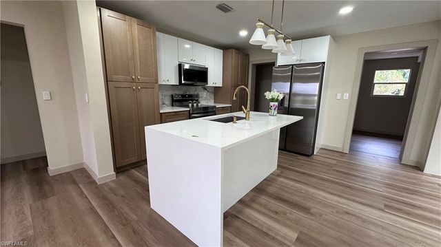 203 Carol WAY, Fort Myers, FL 33905