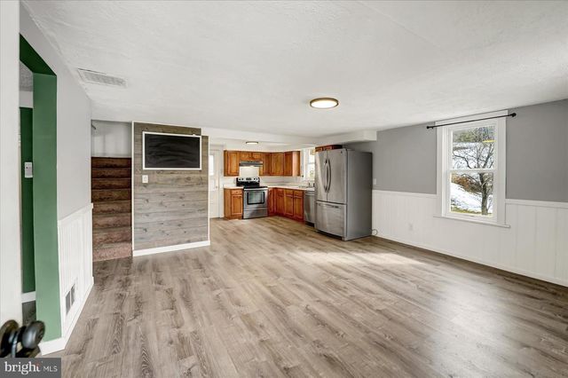 117 DRY TOP RD, Bellefonte, PA 16823