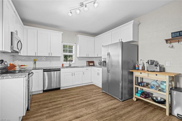 2105 Portlock Rd, Chesapeake, VA 23324