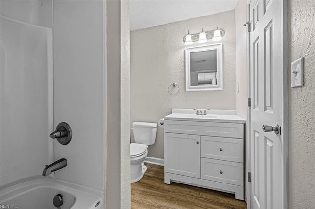 2105 Portlock Rd, Chesapeake, VA 23324