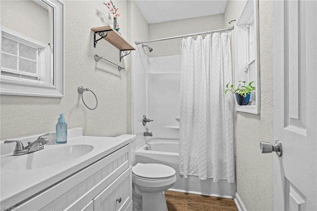 2105 Portlock Rd, Chesapeake, VA 23324