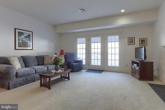 1935 LIMESTONE DR, Hummelstown, PA 17036