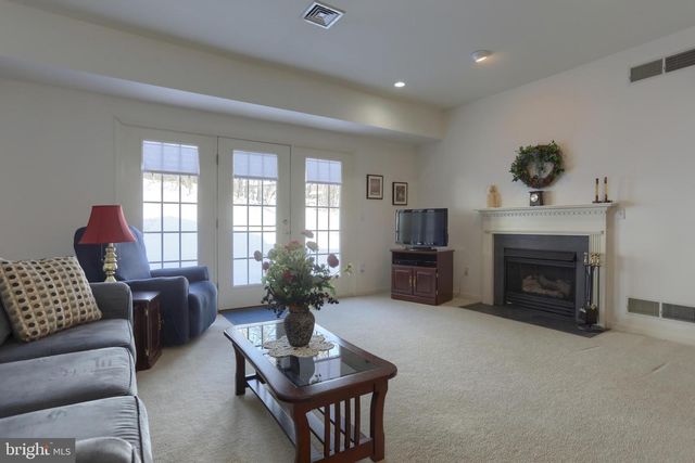 1935 LIMESTONE DR, Hummelstown, PA 17036