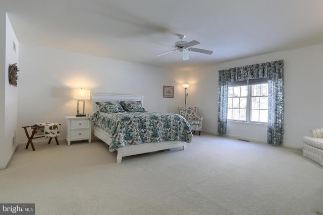 1935 LIMESTONE DR, Hummelstown, PA 17036