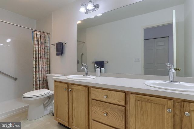 1935 LIMESTONE DR, Hummelstown, PA 17036