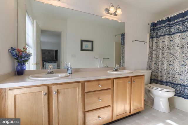 1935 LIMESTONE DR, Hummelstown, PA 17036