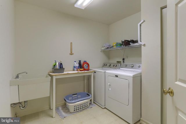 1935 LIMESTONE DR, Hummelstown, PA 17036