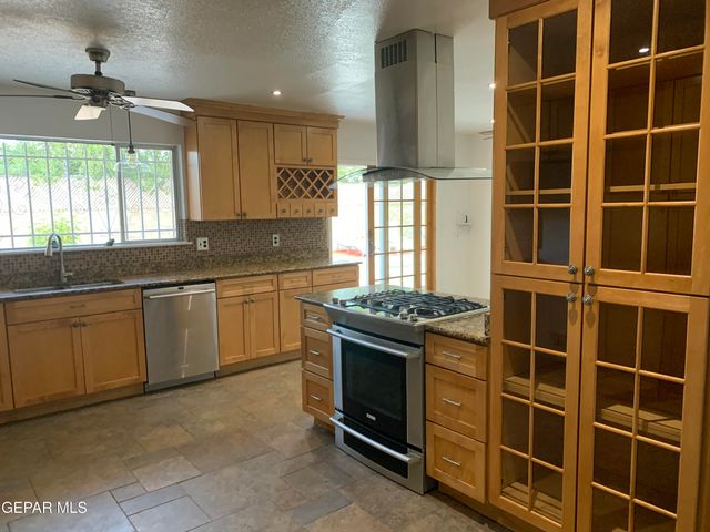 10137 HONOLULU Drive, El Paso, TX 79925