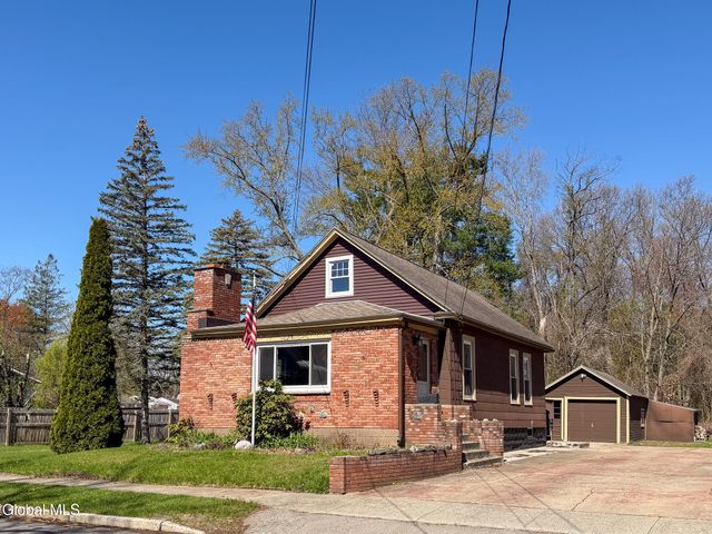 378 Bradford Road, Schenectady, NY 12304