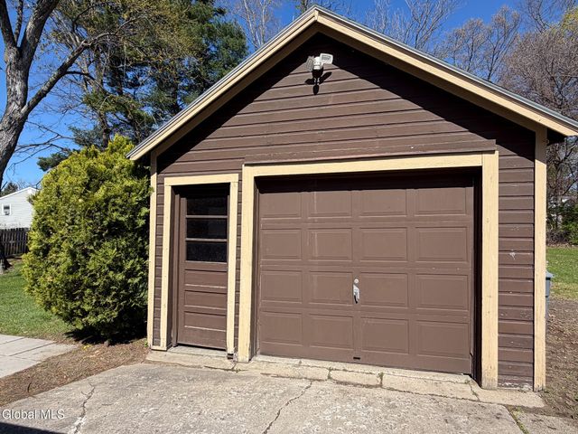 378 Bradford Road, Schenectady, NY 12304