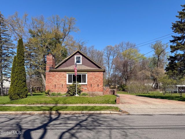 378 Bradford Road, Schenectady, NY 12304