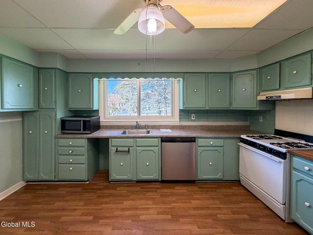378 Bradford Road, Schenectady, NY 12304