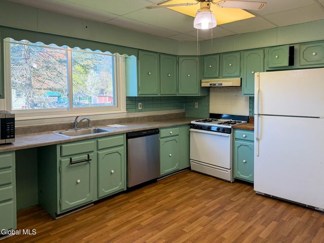 378 Bradford Road, Schenectady, NY 12304