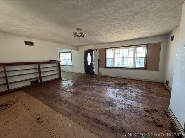 8072 S US Hwy 69, Mcalester, OK 74501