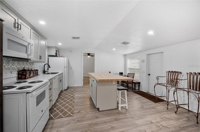 4218 LAKE HANCOCK ROAD, Lakeland, FL 33812