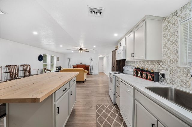 4218 LAKE HANCOCK ROAD, Lakeland, FL 33812