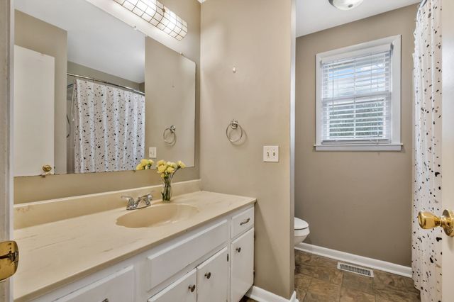 4855 Shoshone Dr, Old Hickory, TN 37138