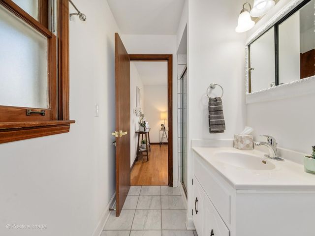 7014 Wilcox Avenue, Darien, IL 60561
