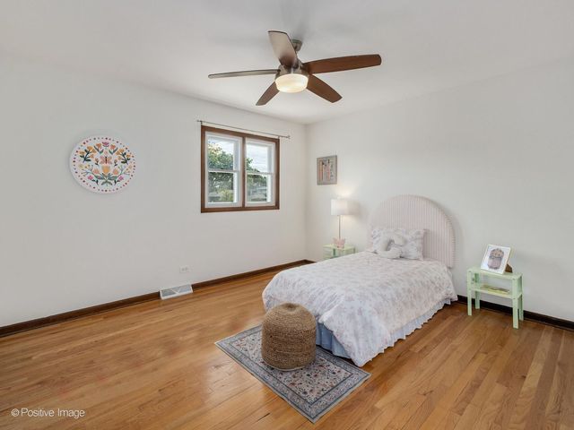 7014 Wilcox Avenue, Darien, IL 60561