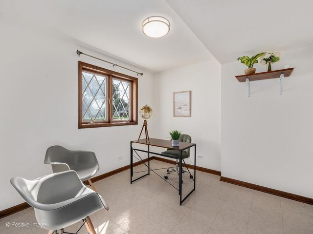 7014 Wilcox Avenue, Darien, IL 60561