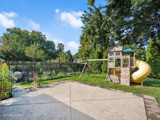 7014 Wilcox Avenue, Darien, IL 60561