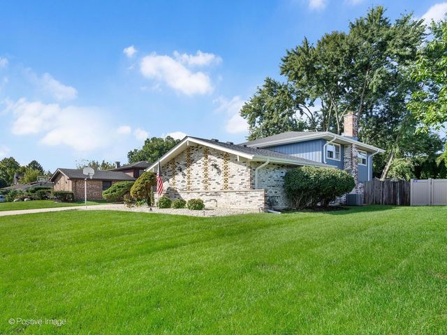 7014 Wilcox Avenue, Darien, IL 60561