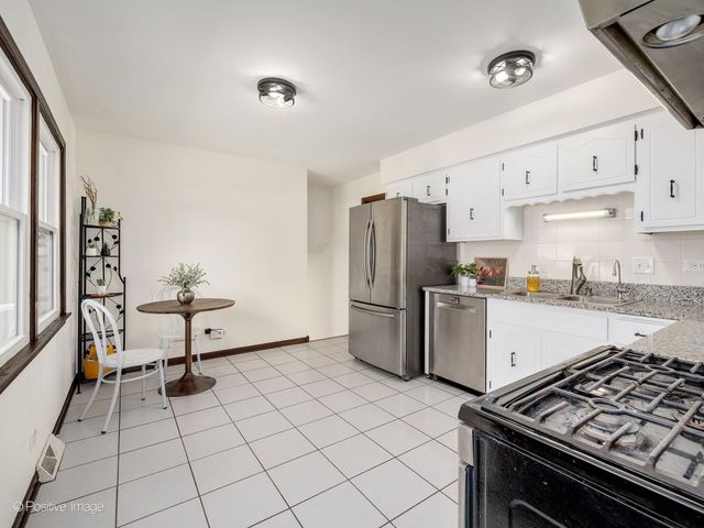 7014 Wilcox Avenue, Darien, IL 60561