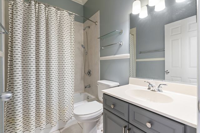 929 W George Street 3, Chicago, IL 60657
