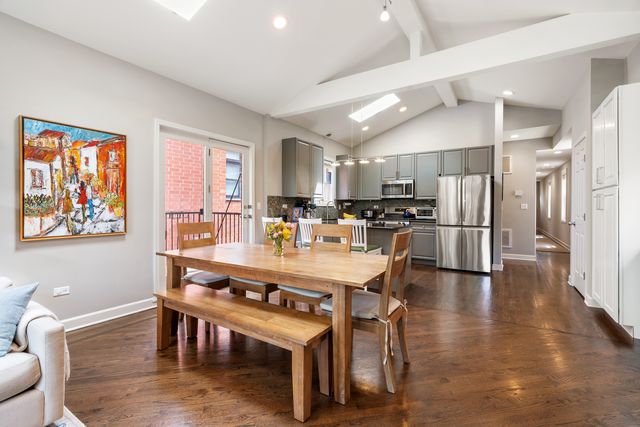 929 W George Street 3, Chicago, IL 60657