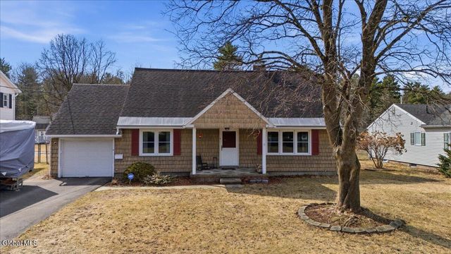 4 Washburn Street, South Glens Falls, NY 12803