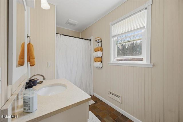 4 Washburn Street, South Glens Falls, NY 12803