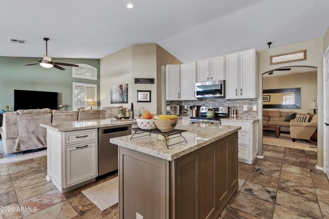 550 S OAK Street, Gilbert, AZ 85233