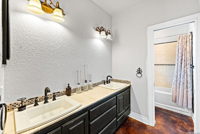 17132 BANDERA RD, Helotes, TX 78023