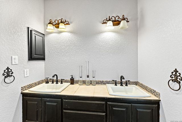 17132 BANDERA RD, Helotes, TX 78023
