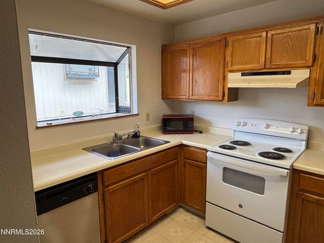 4985 W 7th Street APT 13, Reno, NV 89503