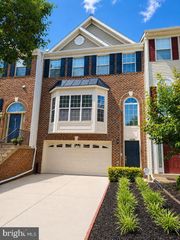 13280 MAPLE CREEK LN, Centreville, VA 20120