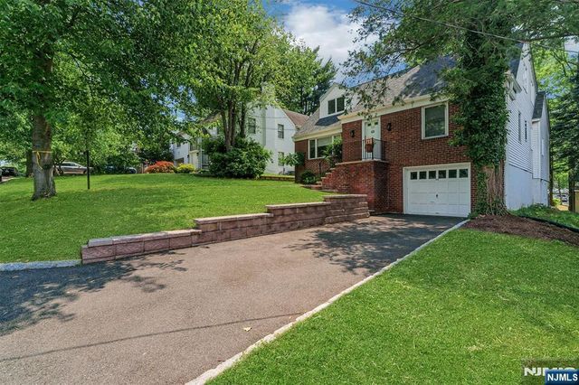 616 Rutland Avenue, Teaneck, NJ 07666