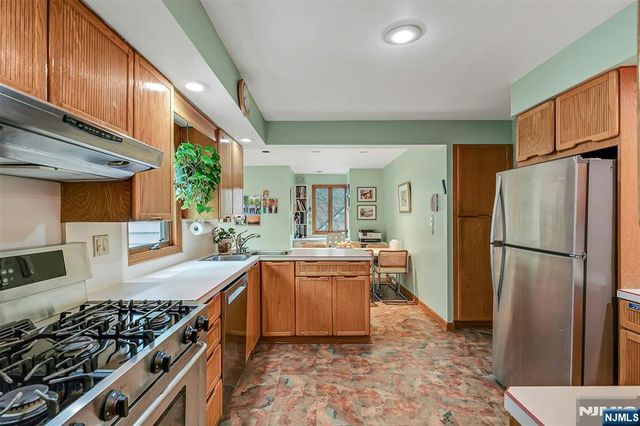616 Rutland Avenue, Teaneck, NJ 07666