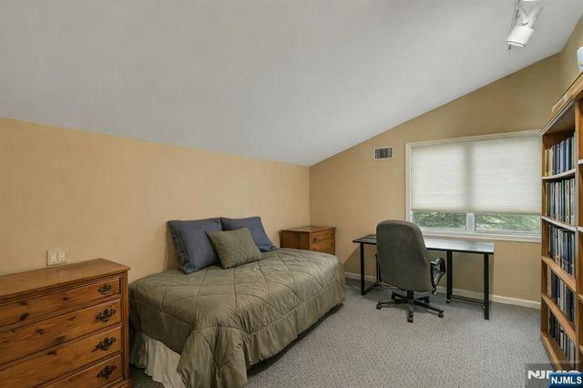 616 Rutland Avenue, Teaneck, NJ 07666