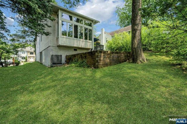 616 Rutland Avenue, Teaneck, NJ 07666