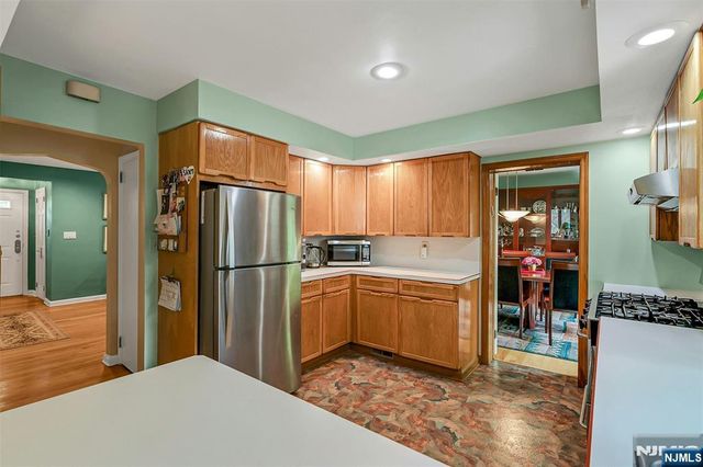 616 Rutland Avenue, Teaneck, NJ 07666